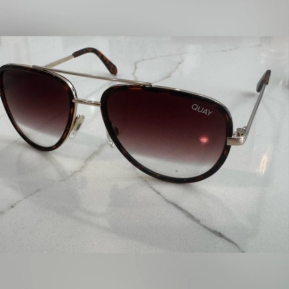 Quay All In Aviator Sunglasses with Tortoiseshell & Gradient Brown Lenses - Picture 2 of 6
